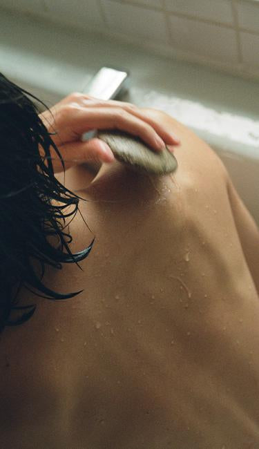 Why sleeping with makeup can age your skin? Skincare blog